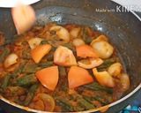 A picture of step 8 of Restaurant Style Bhindi Do Payza.
