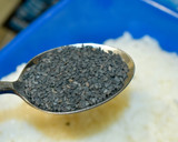 Foto del paso 6 de la receta: Onigiris de salmón fáciles en microondas