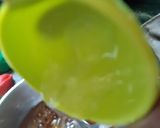 A picture of step 3 of Caramel bowl for desserts.