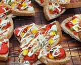 Foto langkah ke 5 dari resep Pizza Roti Tawar.