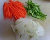 A picture of step 3 of Quick 10-Minute! Easy Stir-Fried Udon with Noodle Sauce.