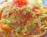 A picture of step 10 of Quick 10-Minute! Easy Stir-Fried Udon with Noodle Sauce.