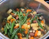 Kutyulék leves (Kolbászos zöldbableves) recept fázis 2 fotója