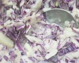 عکس مرحله 3 از دستور سالاد مور لاهانا (کلم بنفش) (mor lahana salatası)