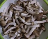Foto langkah ke 1 dari resep Tumis Jamur Shimeji.