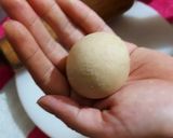 A picture of step 2 of Phulka Roti.