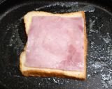รูปขั้นตอนการทำที่ 4 ของ Ham Cheese French Toast Sandwich
