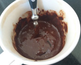 Foto del paso 2 de la receta: Mug cake de cacao y avena 😋 (sin azúcar, grasa ni harina)
