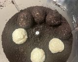 Une image de l'étape 2 de Truffes Oreo à la crème d’oreo.