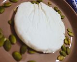 A picture of step 4 of Yogurt Cheese or Labneh.