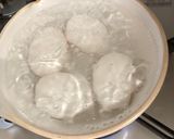 A picture of step 2 of Economizing Boiled Egg.