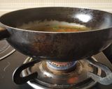A picture of step 5 of Hot and sour vegetable soup.