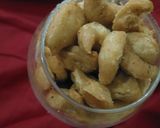 A picture of step 4 of Chatpate Masala kaju Namkeen.