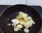 Foto langkah ke 2 dari resep Ayam dan sosis Kecap Mentega.