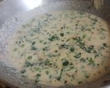 A picture of step 4 of Methi matar malai.