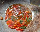 Foto langkah ke 3 dari resep Ikan Kembung Tumis Pedas.