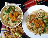 A picture of step 10 of Pad thai noodles.