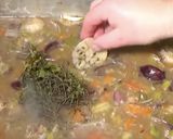 A picture of step 3 of Turkey Gravy.