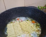 Foto langkah ke 3 dari resep Mie Nyemek Indomie.