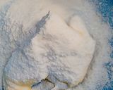Foto langkah ke 3 dari resep Pandan Thumbprints Cookies tanpa oven.
