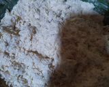 Foto langkah ke 1 dari resep Biji ketapang kelapa parut.