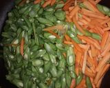 Foto langkah ke 3 dari resep Tumis buncis, wortel anti ribet.
