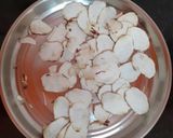 रताळ्याचे चिप्स (Ratalyache Chips Recipe In Marathi) रेसिपी स्टेप 1 फोटो 