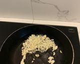 Foto langkah ke 2 dari resep Spaghetti aglio olio tuna.