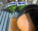 Foto langkah ke 3 dari resep Creamy Matcha with Mango Pudding.
