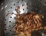 Foto langkah ke 1 dari resep Mie goreng kol pedas.