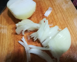 Foto del paso 1 de la receta: Tortilla de patatas con cebolla al microondas