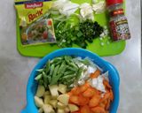 Foto langkah ke 1 dari resep Sayur Sop Bohong (tanpa daging/bakso).