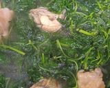 Hình bước làm 2 của món Rau thù lù (hoặc tầm bóp) nấu gà