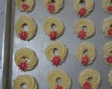 Foto langkah ke 3 dari resep Kue kering kanji susu.