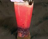 A picture of step 5 of Black Currant summer cooler juice.