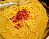 Foto del passaggio 9 della ricetta Spaghetti allo Zafferano e Crema di Ceci con Speck Croccante