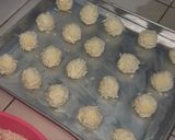 Foto langkah ke 5 dari resep Cheese Ball Crackers.