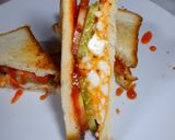 Foto langkah ke 4 dari resep Spicy Egg Sandwich.
