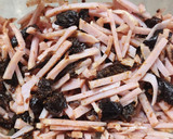 Foto del paso 1 de la receta: 🥓 Empanadas de ciruelas y lomo (fiambre) 🥓 para freír, para hornear, para freezar 😉