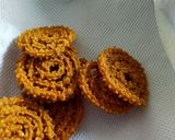 A picture of step 3 of Chakri Murukku.