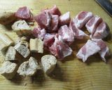 Foto del paso 1 de la receta Brochetas de cerdo y trozos de pan crujiente (para dieta)
