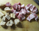 Foto del paso 1 de la receta: Brochetas de cerdo y trozos de pan crujiente (para dieta)