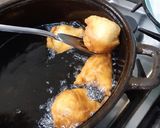 A picture of step 2 of Ikhekhe elinamafutha - Fatcake - Vetkoek.