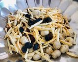 A picture of step 5 of Farali Makhana BHEL.