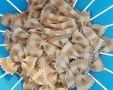Foto del paso 4 de la receta: Lacitos de pasta con boloñesa