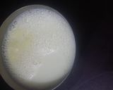 A picture of step 4 of Haldi milk shake.