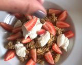 Foto del paso 4 de la receta: Macarrones con queso y fresas
