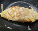Foto del paso 4 de la receta: Bocata de Omelette con jamón y bacon 🥓
