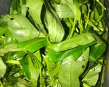 Foto langkah ke 1 dari resep Cah Kangkung Udang saus Tiram.