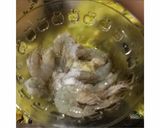 Foto langkah ke 4 dari resep 22. Tips Membersihkan Udang.